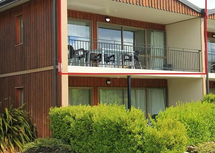 2 Bed With 2 Ensuites To Fields Balcony Sleeps 4 Wanaka