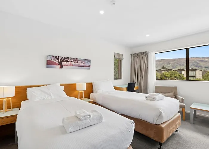 2 Bed With 2 Ensuites To Fields Balcony Sleeps 4 Apartment Wanaka