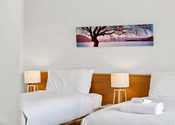 2 Bed With 2 Ensuites To Fields Balcony Sleeps 4 * Wanaka