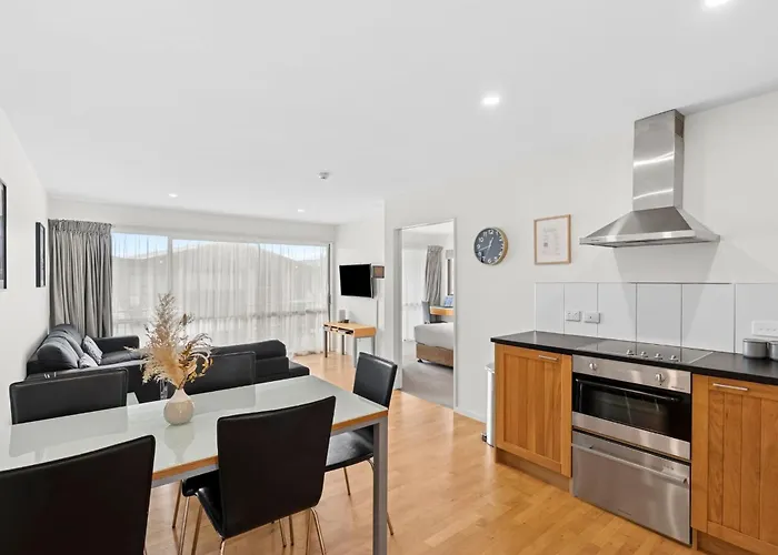 Apartment 2 Bed With 2 Ensuites To Fields Balcony Sleeps 4 Wanaka